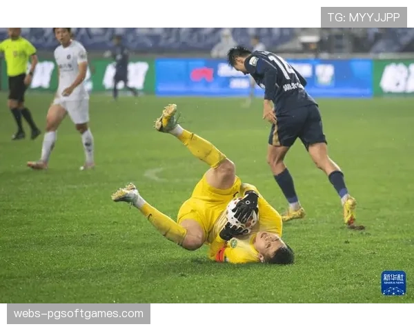 武汉三镇2-0浙江绿城，卡迪斯头球破门首开记录